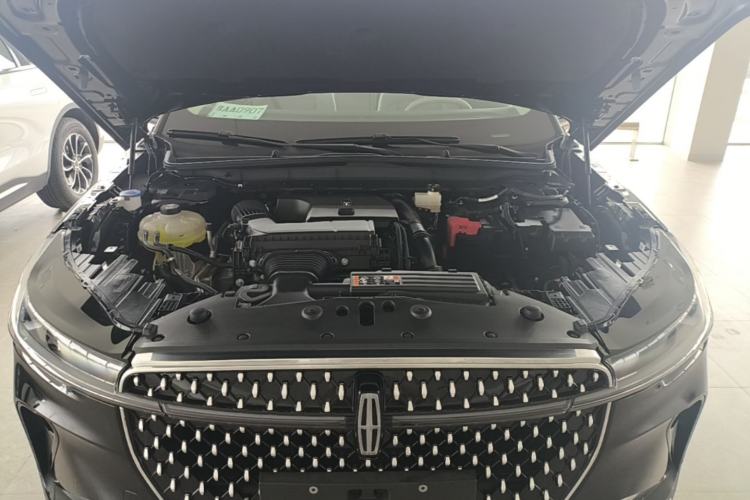 Used Lincoln Nautilus 2026 Model, 2.0T Four-Wheel-Drive Zunrui Version Engine Bay