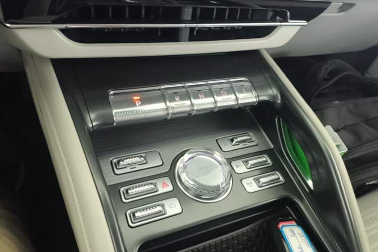 Used Lincoln Nautilus 2026 Model, 2.0T Four-Wheel-Drive Zunrui Version Gear Lever