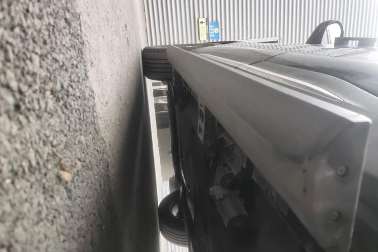Used Lincoln Nautilus 2025 Model 2.0T Two-Wheel Drive Qihang Edition Left Side Sill