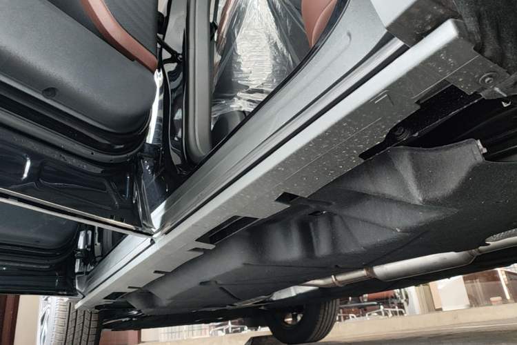 Used Lincoln Nautilus 2026 Model, 2.0T Four-Wheel-Drive Zunrui Version Left Side Sill