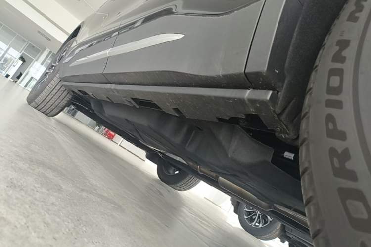 Used Lincoln Nautilus 2026 Model, 2.0T Four-Wheel-Drive Zunrui Version Left Side Sill