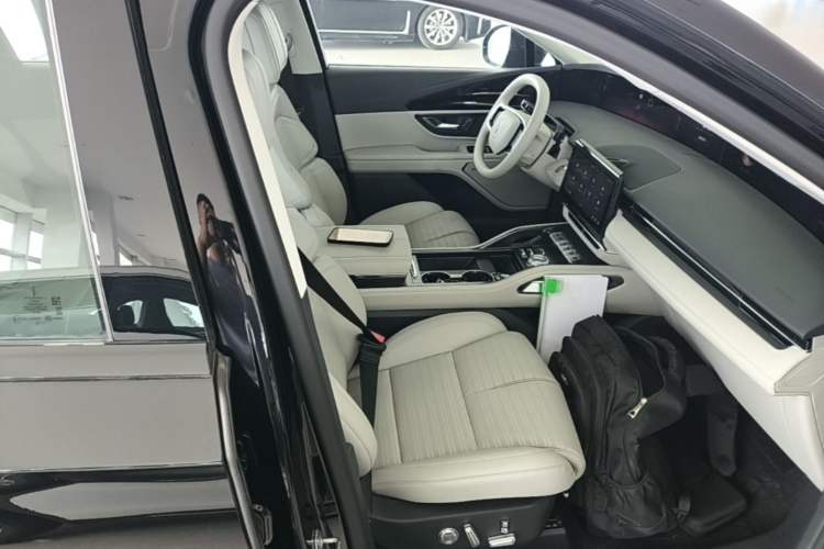 Used Lincoln Nautilus 2026 Model, 2.0T Four-Wheel-Drive Zunrui Version Right Front Seat