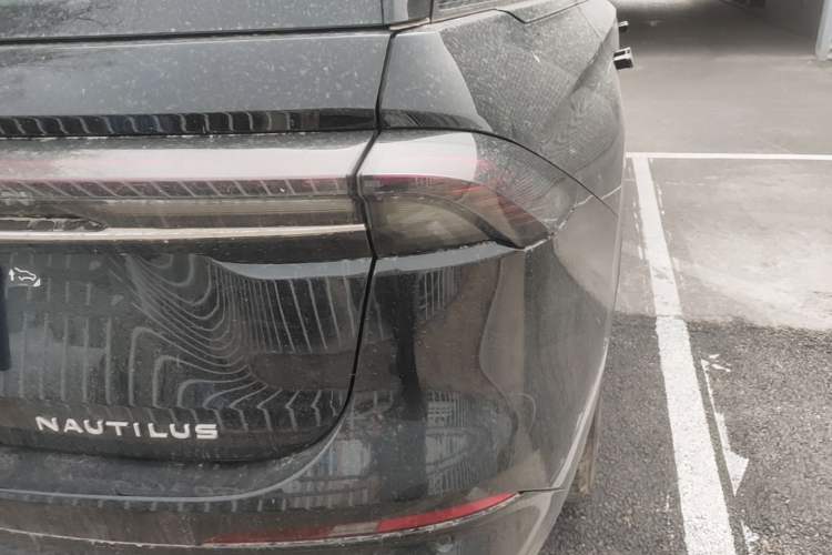 Used Lincoln Nautilus 2025 Model 2.0T Two-Wheel Drive Qihang Edition Right Rear Taillight