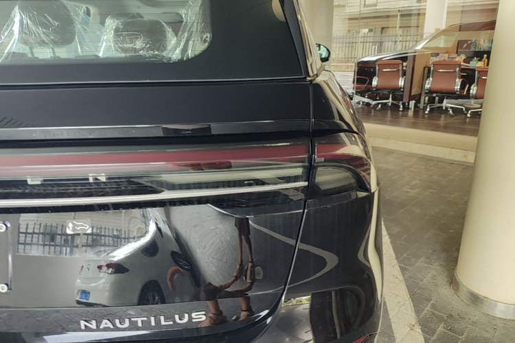 Used Lincoln Nautilus 2026 Model, 2.0T Four-Wheel-Drive Zunrui Version Right Rear Taillight