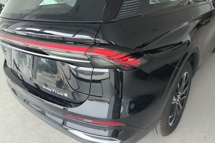 Used Lincoln Nautilus 2026 Model, 2.0T Four-Wheel-Drive Zunrui Version Right Rear Taillight