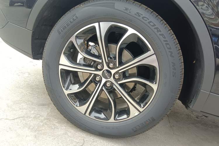 Used Lincoln Nautilus 2026 Model, 2.0T Four-Wheel-Drive Zunyi Version Right Rear Wheel Hub