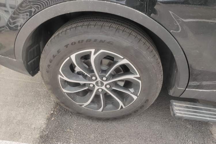 Used Lincoln Nautilus 2025 Model 2.0T Two-Wheel Drive Qihang Edition Right Rear Wheel Hub