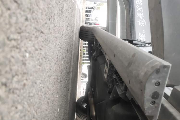 Used Lincoln Nautilus 2025 Model 2.0T Two-Wheel Drive Qihang Edition Right Side Sill