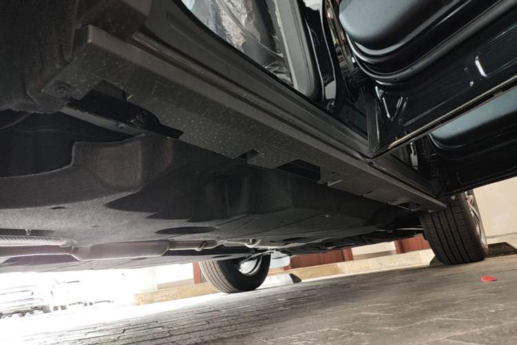 Used Lincoln Nautilus 2026 Model, 2.0T Four-Wheel-Drive Zunrui Version Right Side Sill