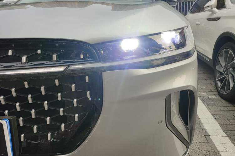 Used Lincoln Nautilus 2026 Model, 2.0T Four-Wheel-Drive Zunyi Hybrid Version Left Front Headlight