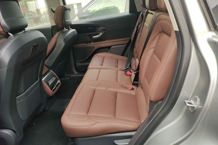 Used Lincoln Nautilus 2026 Model, 2.0T Four-Wheel-Drive Zunyi Hybrid Version Left Rear Seat