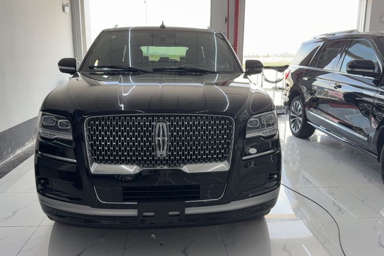 Used Lincoln Navigator  Exterior 1