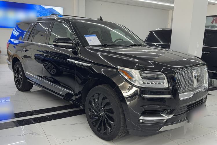 Used Lincoln Navigator  Exterior 2
