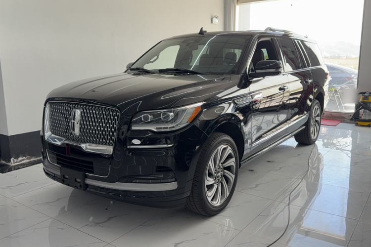 Used Lincoln Navigator  Exterior 3