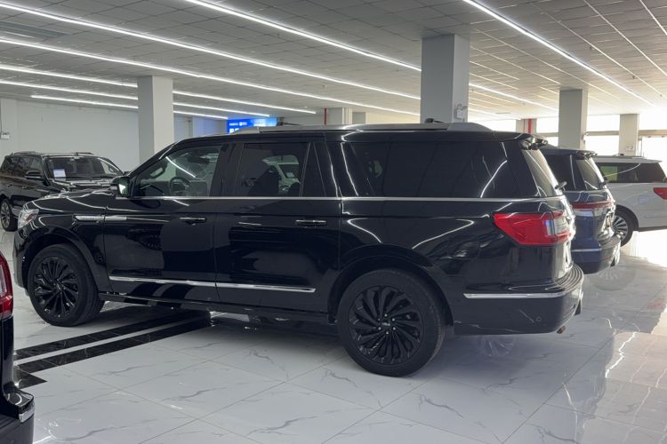 Used Lincoln Navigator  Exterior 5