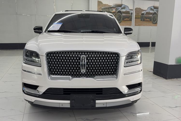 Used Lincoln Navigator  Exterior 1
