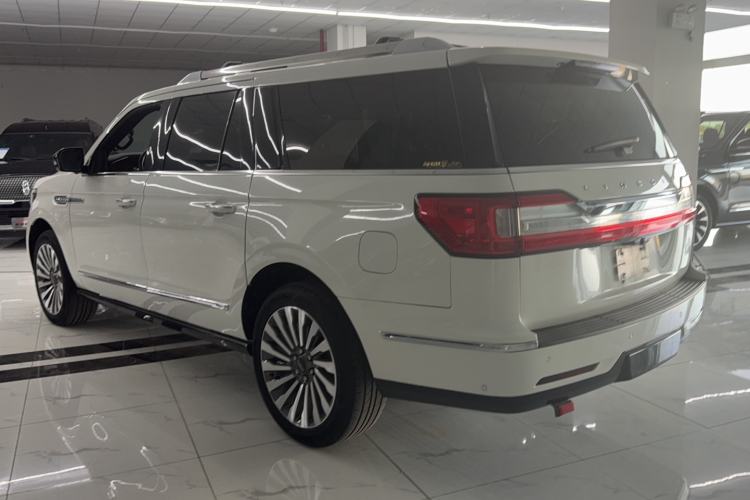 Used Lincoln Navigator  Exterior 5