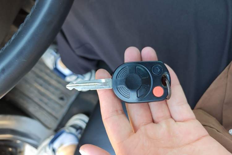 Used Lincoln Navigator 2005 5.4L Vehicle Key