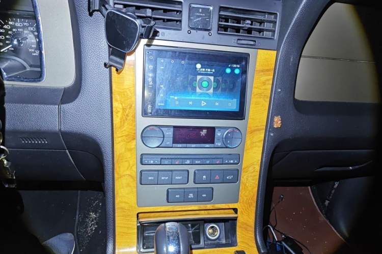 Used Lincoln Navigator 2010 5.4L AWD Audio And AC Panel