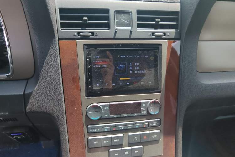 Used Lincoln Navigator 2010 Leader No. 1 5.4L V8 Audio And AC Panel