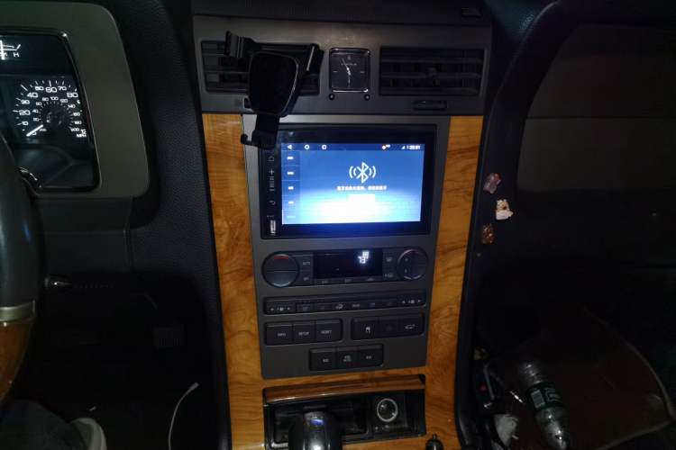 Used Lincoln Navigator 2010 5.4L AWD Audio And AC Panel