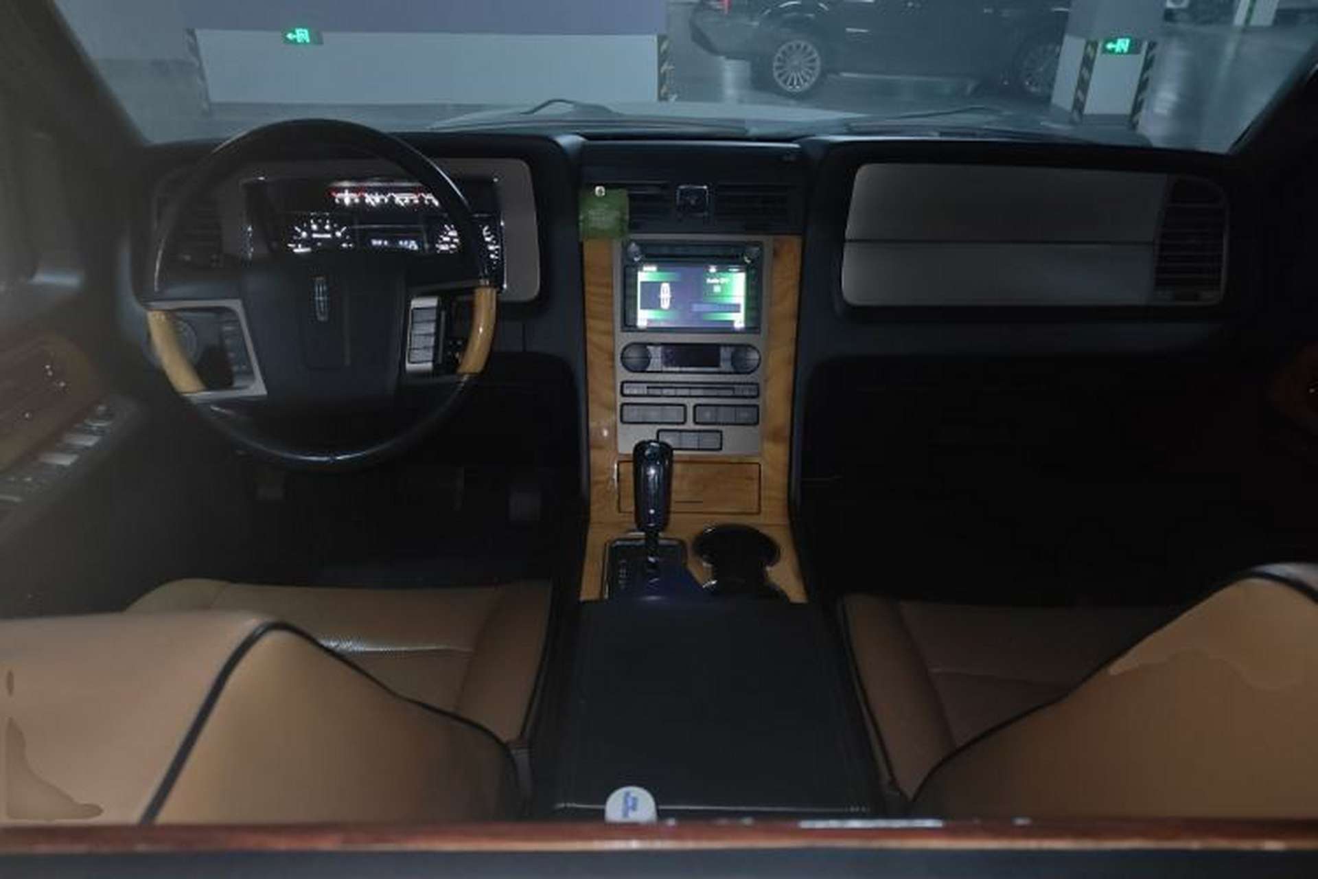 Used Lincoln Navigator 2010 5.4L AWD Center Console