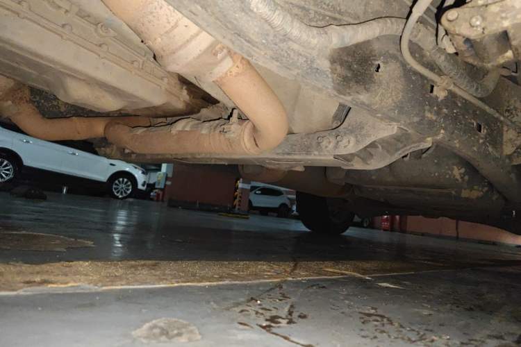 Used Lincoln Navigator 2010 5.4L AWD Chassis Front Left