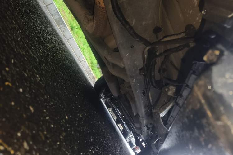 Used Lincoln Navigator 2010 5.4L AWD Chassis Front Left