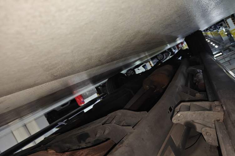 Used Lincoln Navigator 2010 5.4L AWD Chassis Front Right
