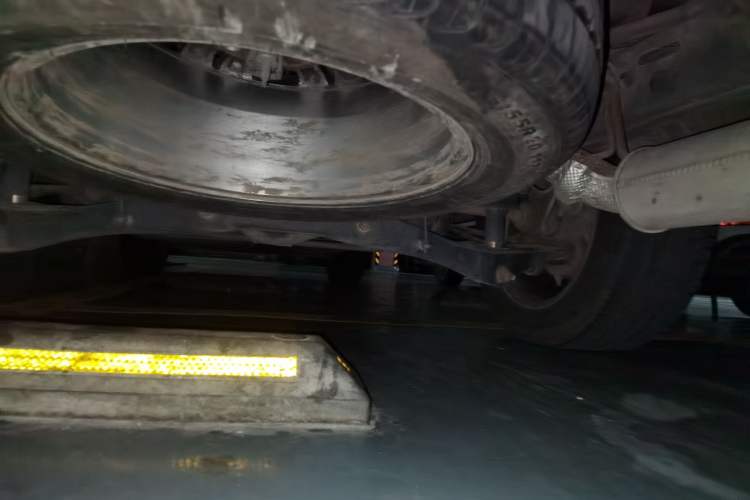 Used Lincoln Navigator 2010 5.4L AWD Chassis Rear