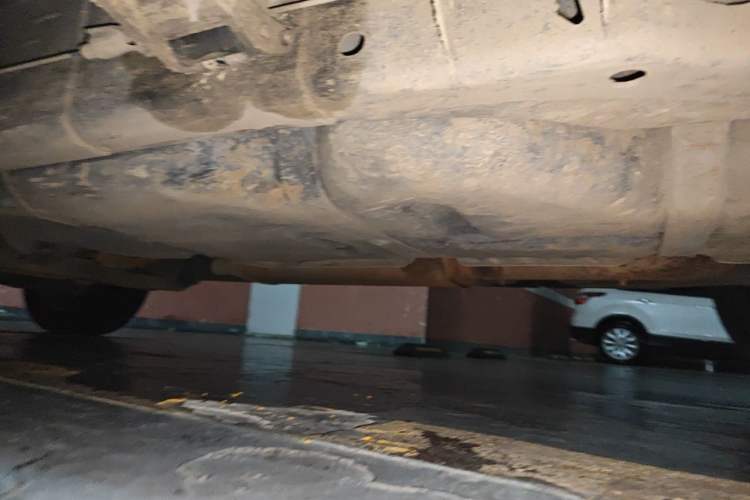 Used Lincoln Navigator 2010 5.4L AWD Chassis Rear Left