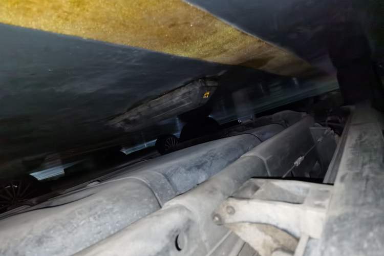 Used Lincoln Navigator 2010 5.4L AWD Chassis Rear Left
