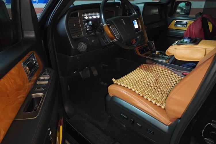 Used Lincoln Navigator 2010 5.4L AWD Driver Seat