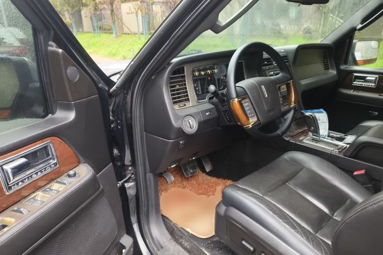 Used Lincoln Navigator 2010 5.4L AWD Driver Seat