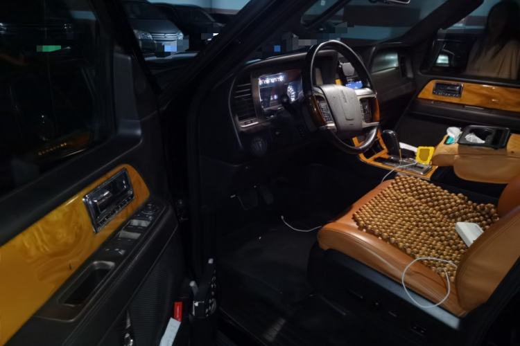 Used Lincoln Navigator 2010 5.4L AWD Driver Seat