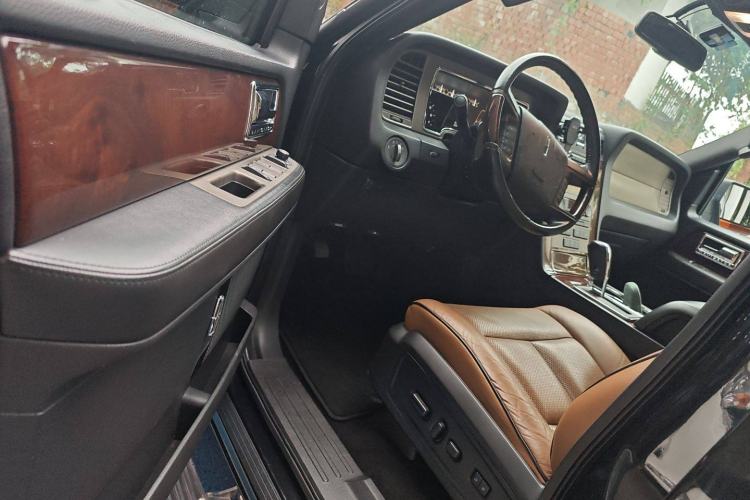 Used Lincoln Navigator 2010 5.4L AWD Driver Seat