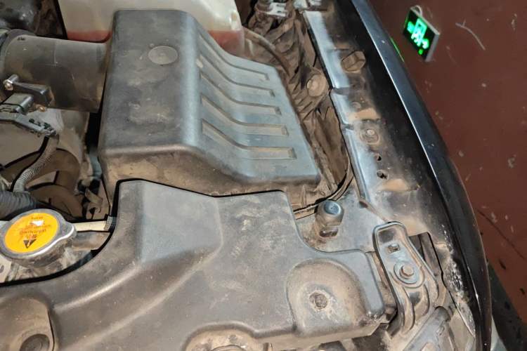 Used Lincoln Navigator 2010 5.4L AWD Engine Bay Left