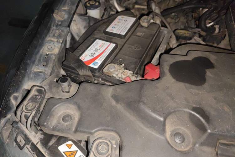 Used Lincoln Navigator 2010 5.4L AWD Engine Bay Right