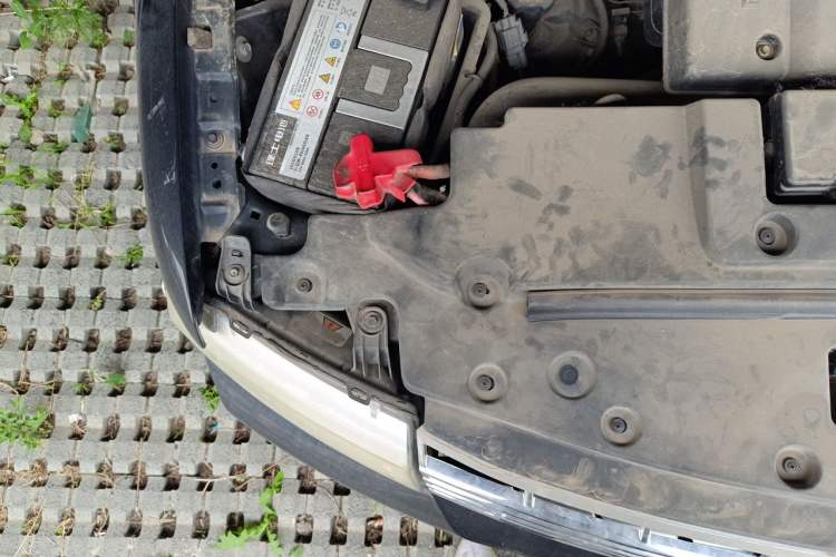 Used Lincoln Navigator 2010 Presidential Number Engine Bay Right