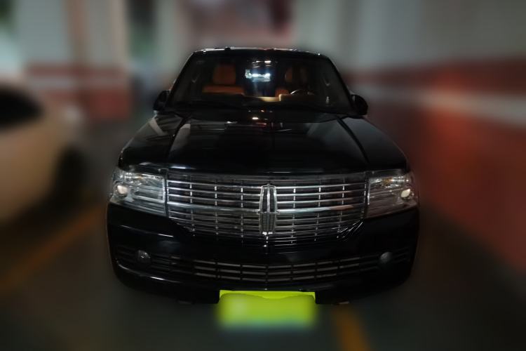 Used Lincoln Navigator 2010 5.4L AWD Front