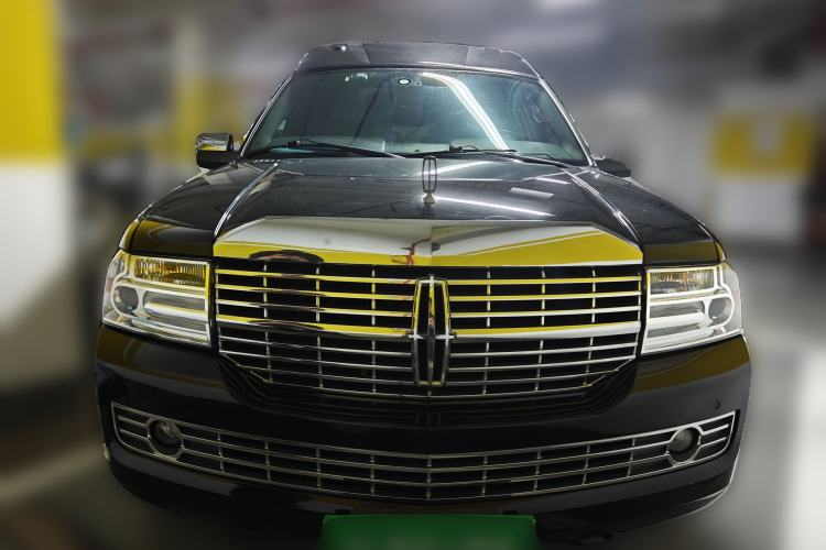 Used Lincoln Navigator 2010 5.4L AWD Front