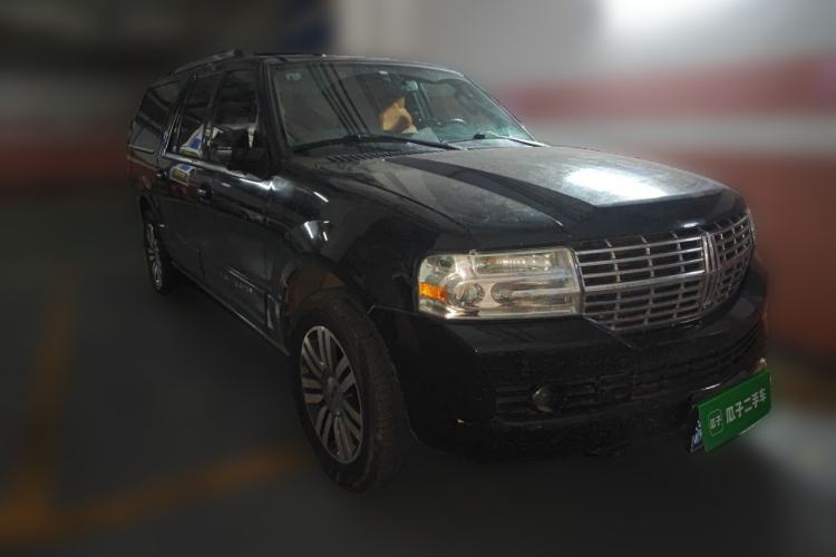 Used Lincoln Navigator 2010 5.4L AWD Front Right 45 Deg
