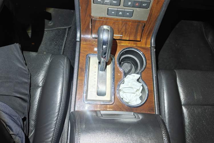 Used Lincoln Navigator 2010 5.4L AWD Gear Lever