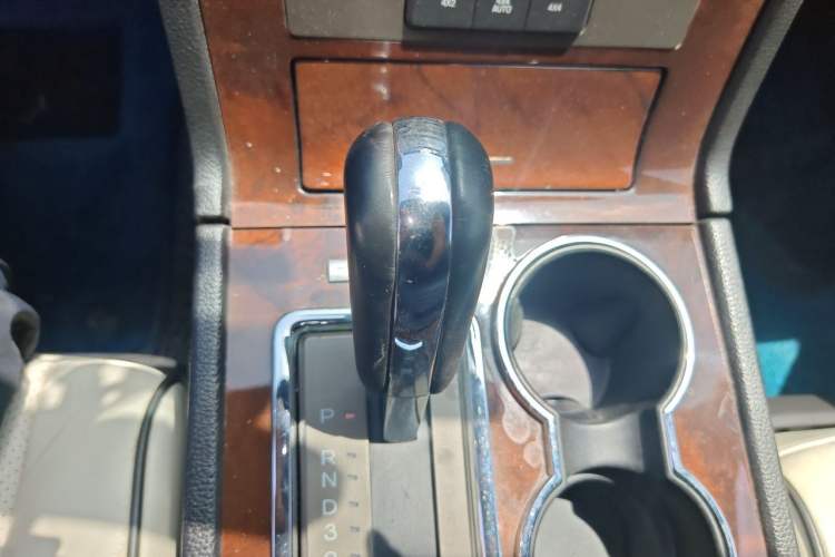 Used Lincoln Navigator 2010 Leader No. 1 5.4L V8 Gear Lever