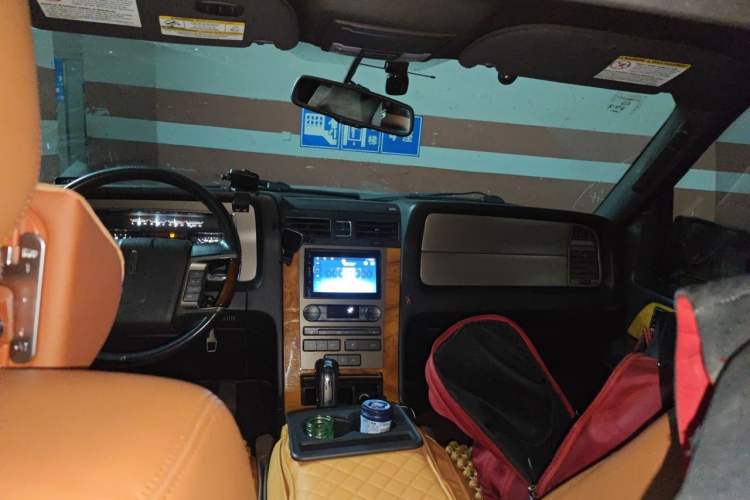 Used Lincoln Navigator 2010 5.4L AWD Headliner