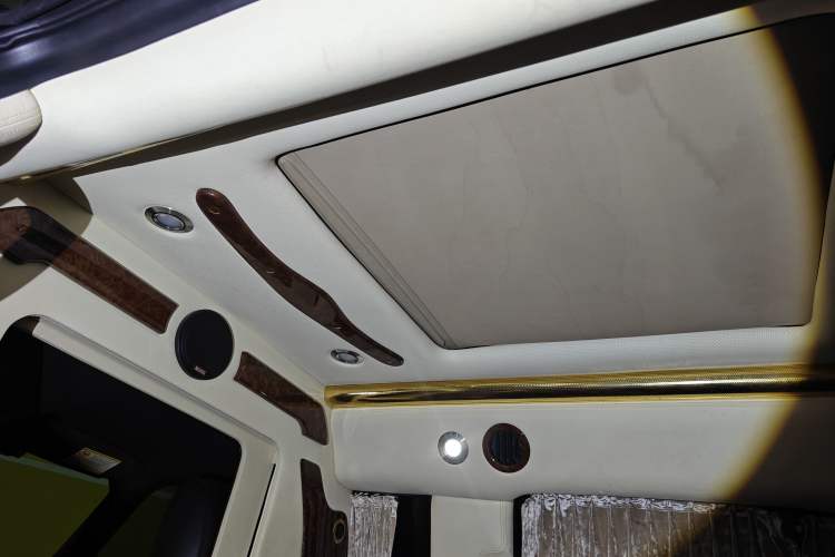 Used Lincoln Navigator 2010 5.4L AWD Headliner