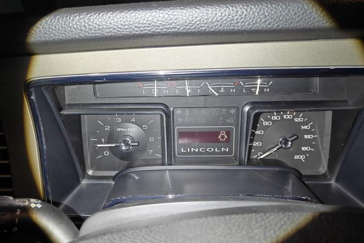 Used Lincoln Navigator 2010 5.4L AWD Instrument Cluster