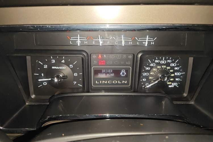Used Lincoln Navigator 2010 5.4L AWD Instrument Cluster