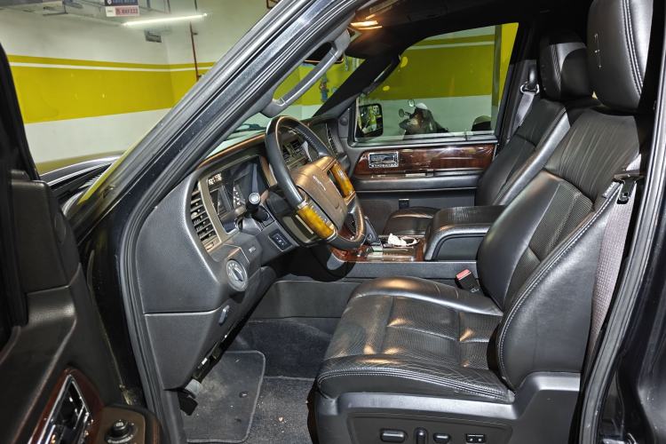 Used Lincoln Navigator 2010 5.4L AWD Left Front Seat