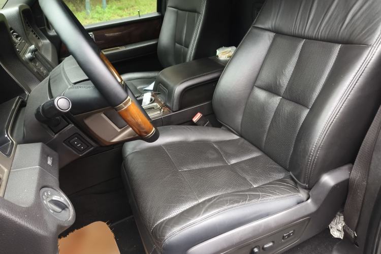 Used Lincoln Navigator 2010 5.4L AWD Left Front Seat